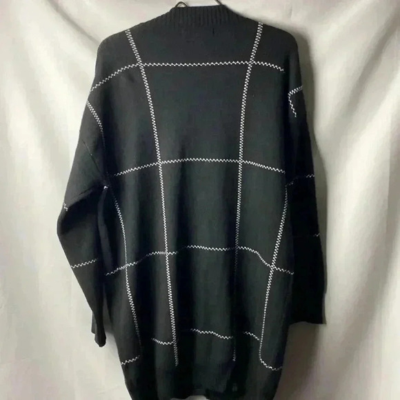 WEEKEND BY SUZANNE BETRO SIZE 1X/2X BLACK WHITE LONG BUTTON FRONT CARDIGAN - Picture 7 of 16